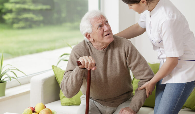 Doença de Parkinson: como cuidar de um doente em casa?