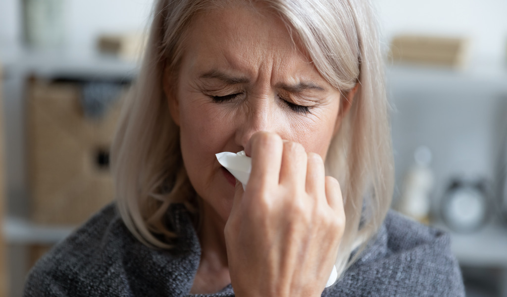 Dicas para prevenir as constipações e a gripe nos idosos